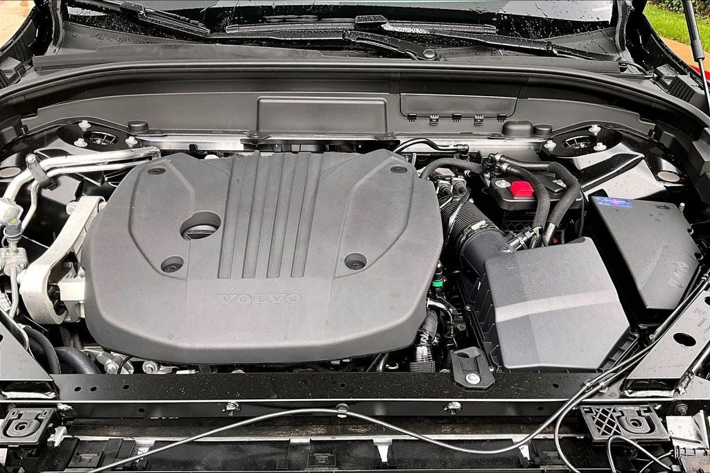 2026 Volvo XC60 B5 Plus