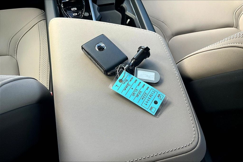 2026 Volvo XC60 B5 Plus