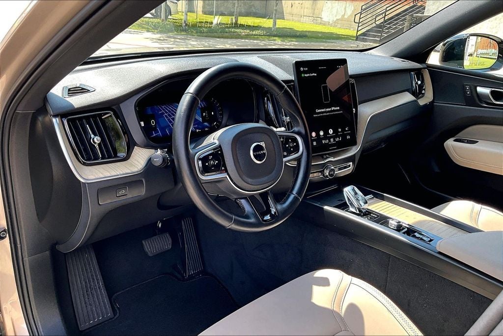 2026 Volvo XC60 B5 Plus