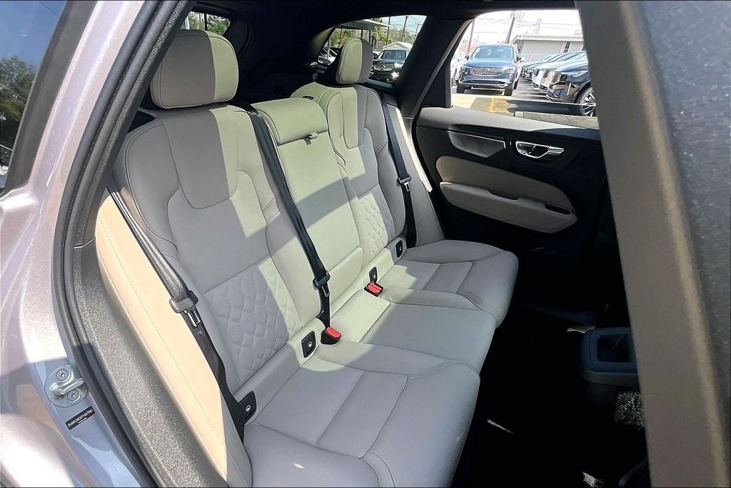 2026 Volvo XC60 B5 Plus