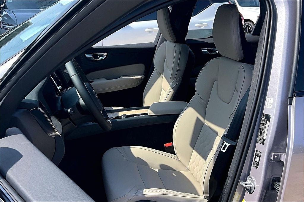 2026 Volvo XC60 B5 Plus