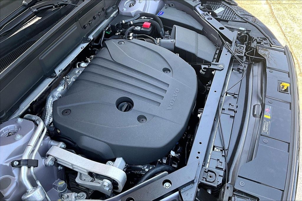 2026 Volvo XC60 B5 Plus
