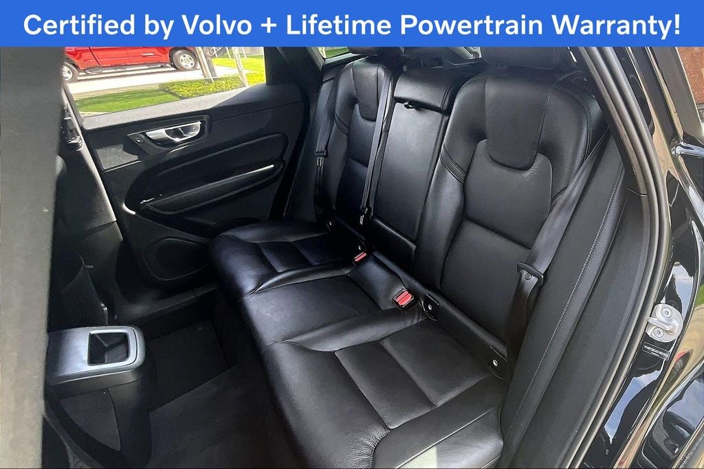 2025 Volvo XC60 B5 Plus