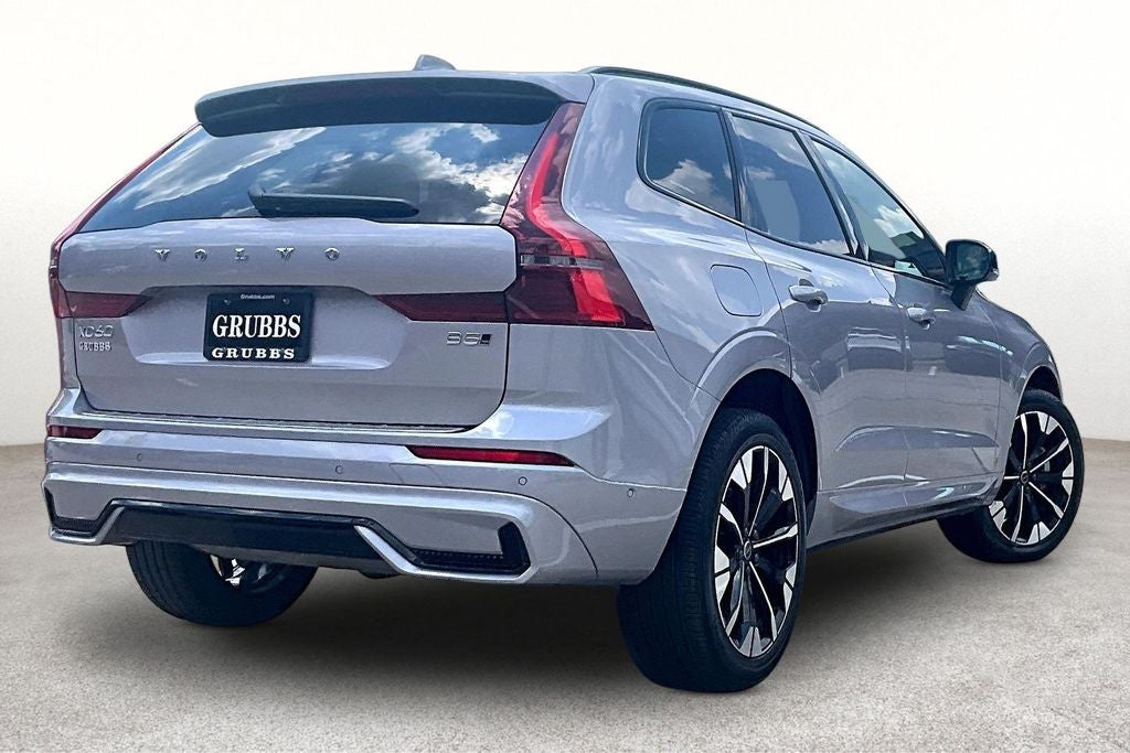 2026 Volvo XC60 B5 Plus