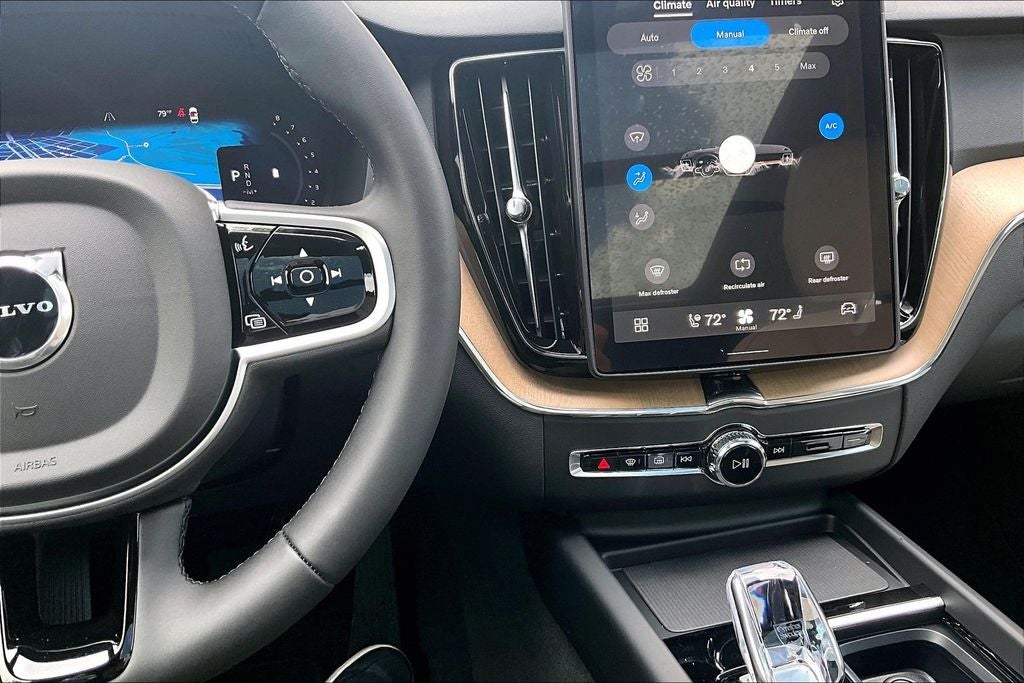 2026 Volvo XC60 B5 Plus