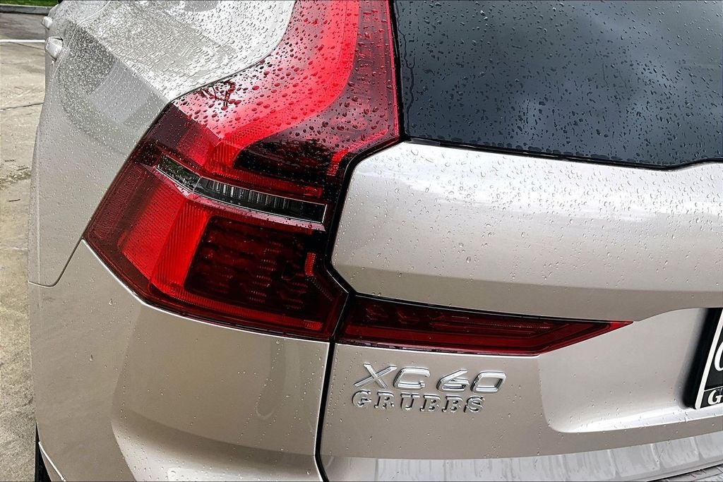 2026 Volvo XC60 B5 Plus