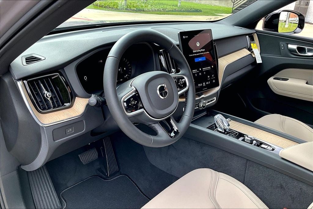 2026 Volvo XC60 B5 Plus