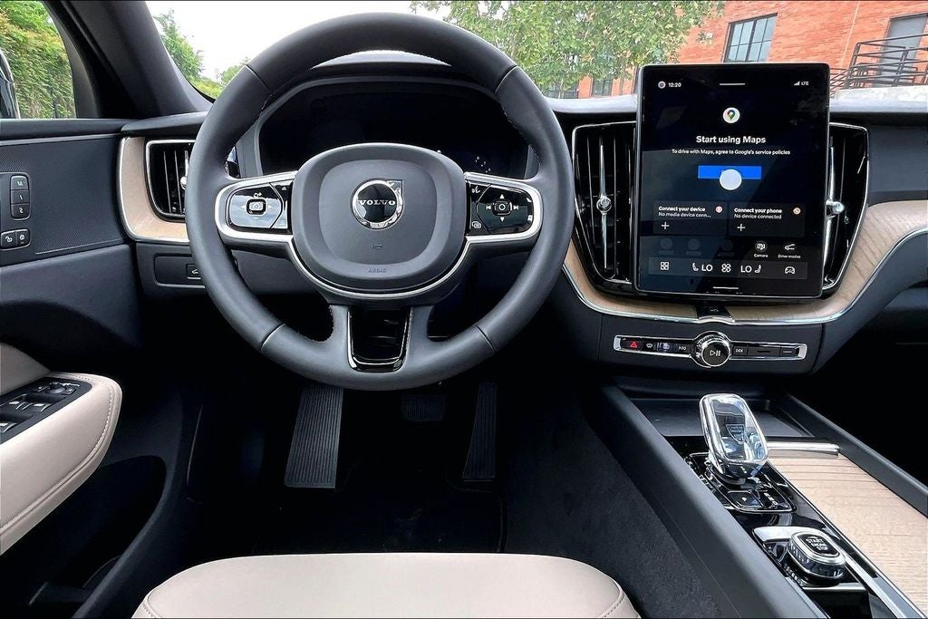2026 Volvo XC60 B5 Plus