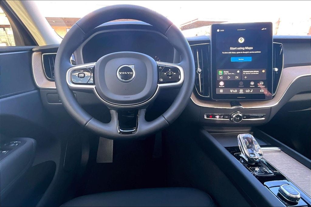 2026 Volvo XC60 B5 Plus