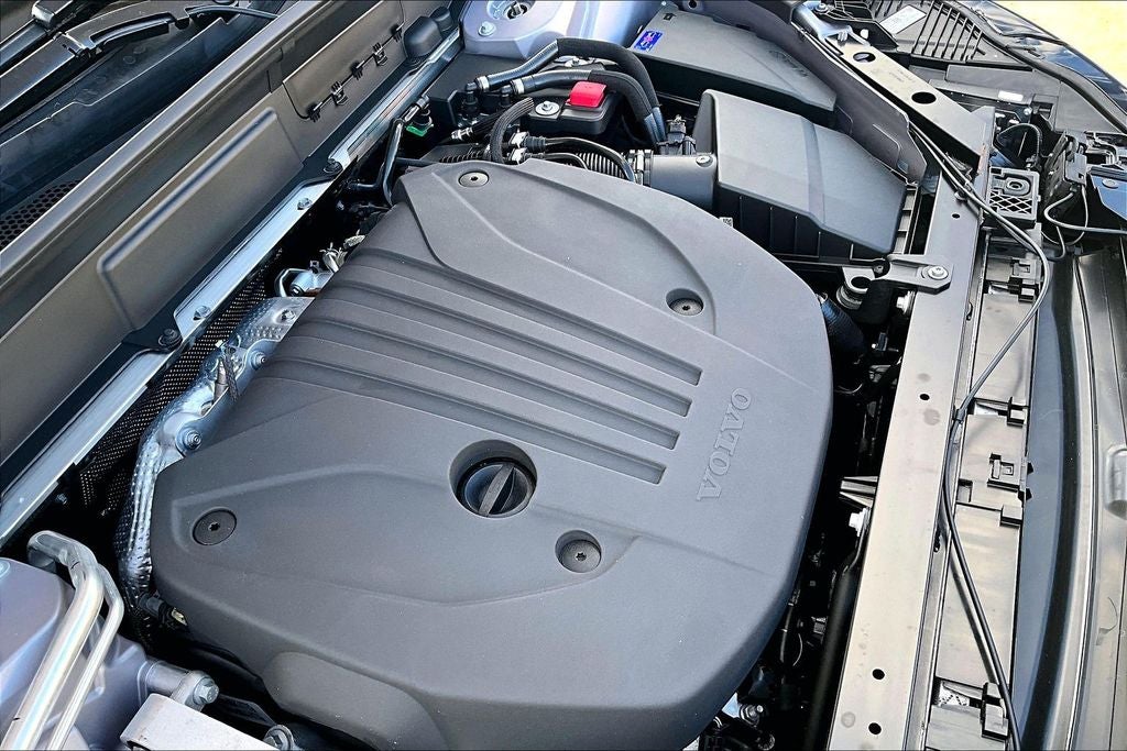 2026 Volvo XC60 B5 Plus