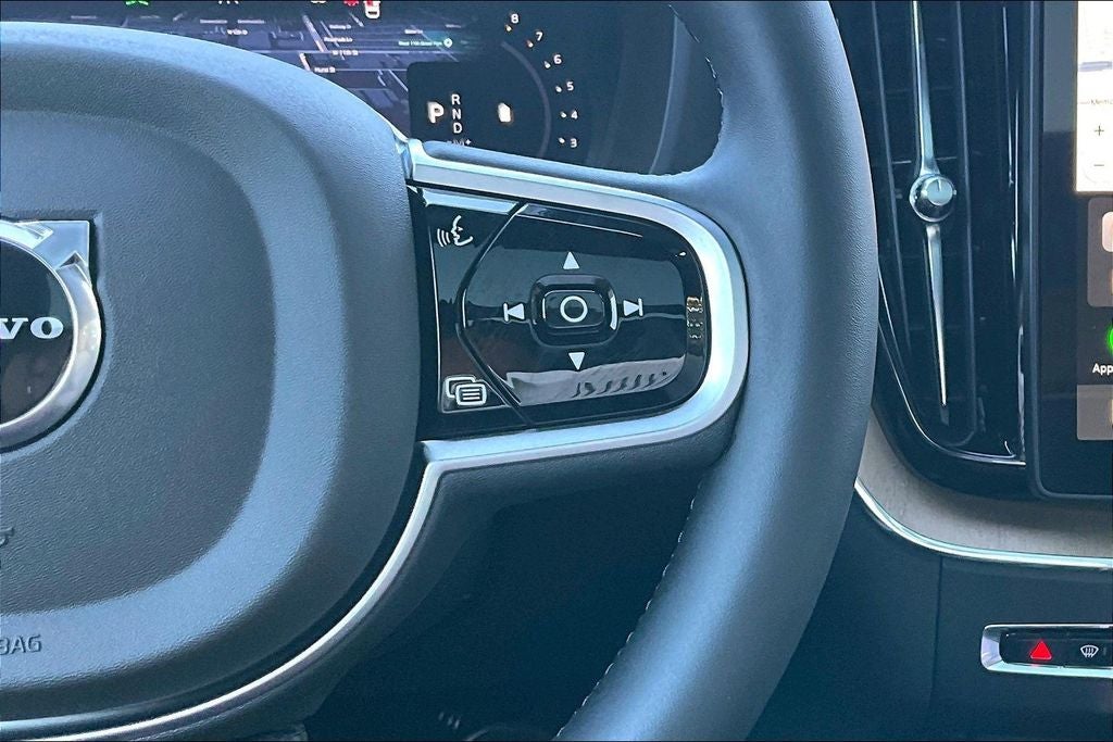 2026 Volvo XC60 B5 Plus