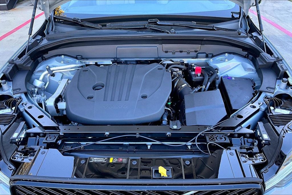 2026 Volvo XC60 B5 Plus