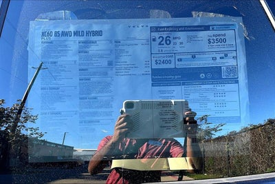 2026 Volvo XC60 B5 Plus