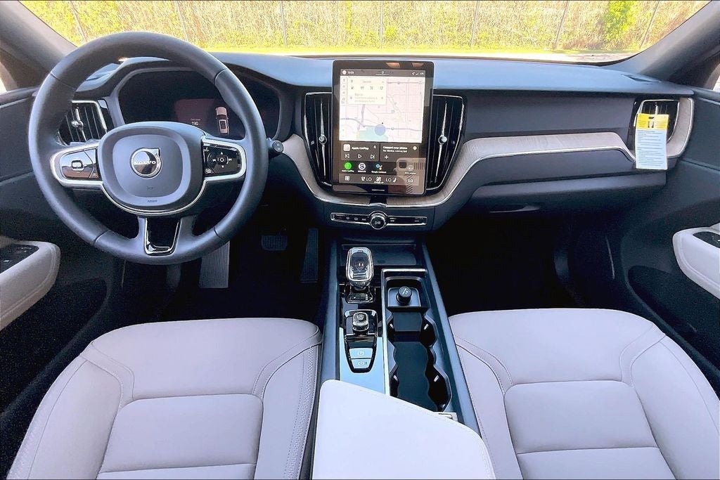 2026 Volvo XC60 B5 Plus