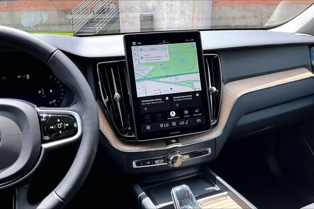 2026 Volvo XC60 B5 Plus