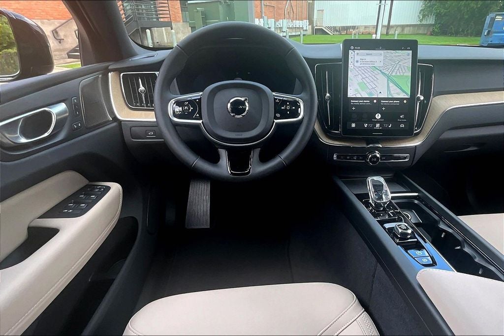 2026 Volvo XC60 B5 Plus