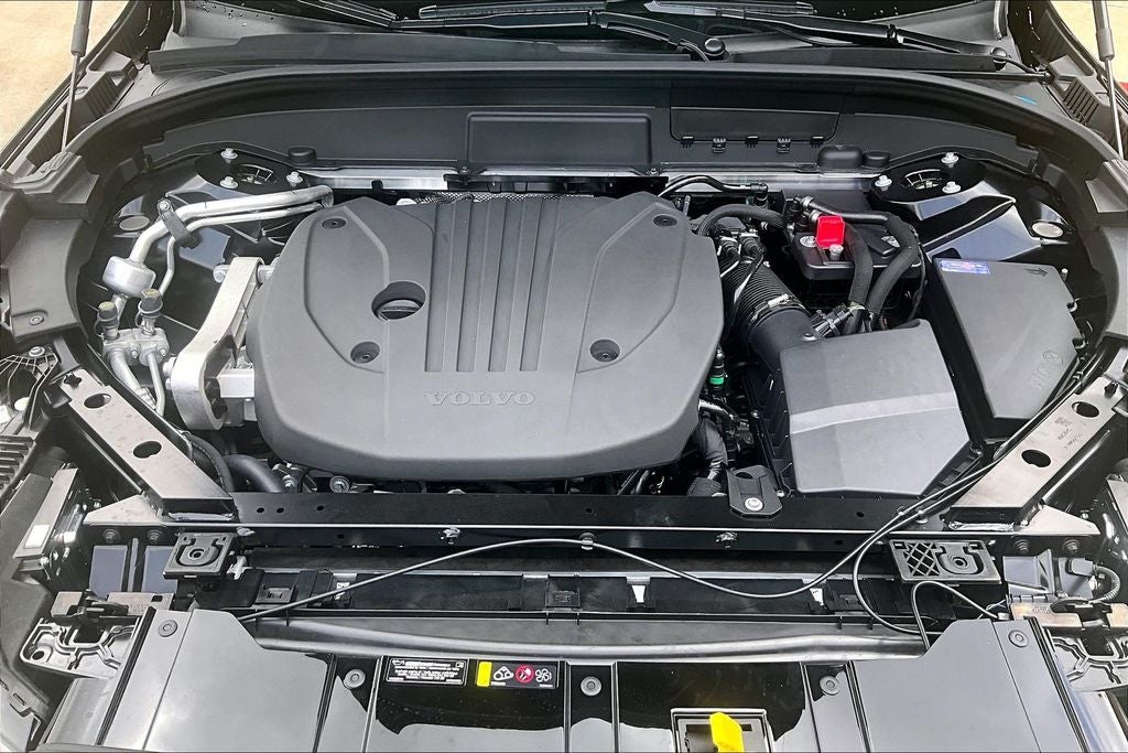 2026 Volvo XC60 B5 Plus