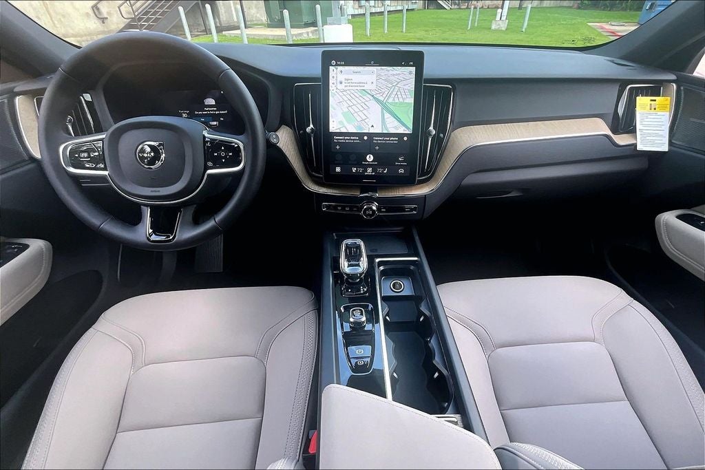 2026 Volvo XC60 B5 Plus