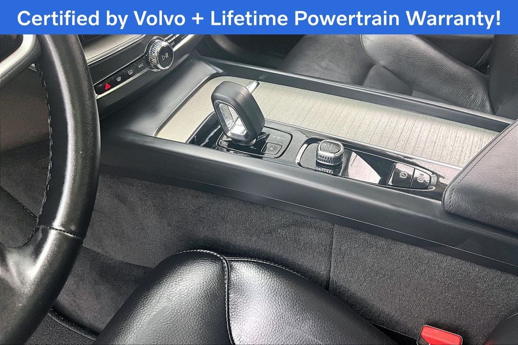 2025 Volvo XC60 B5 Plus