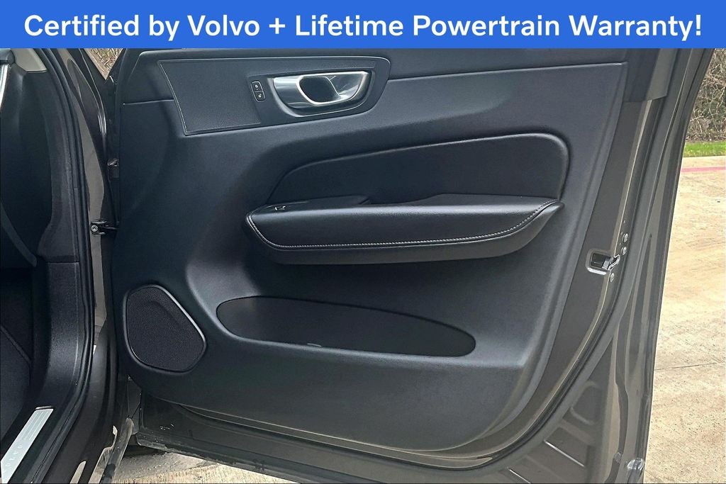 2025 Volvo XC60 B5 Plus