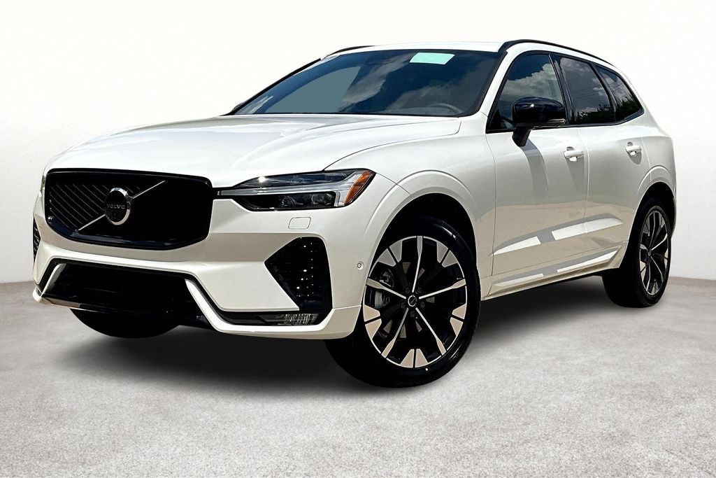 2026 Volvo XC60 B5 Plus