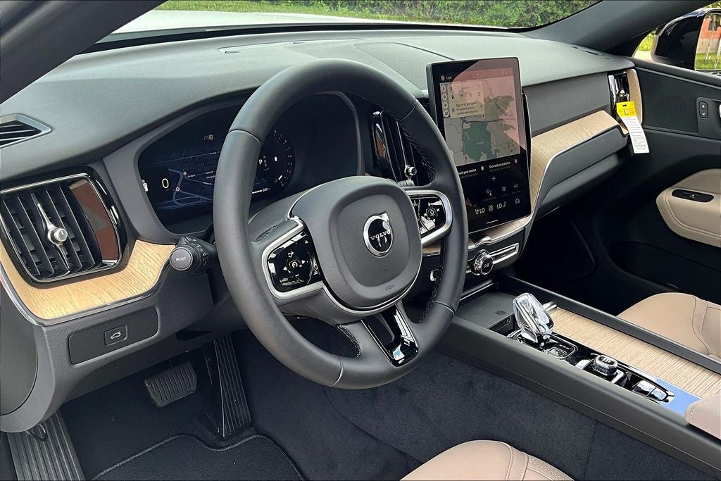 2026 Volvo XC60 B5 Plus