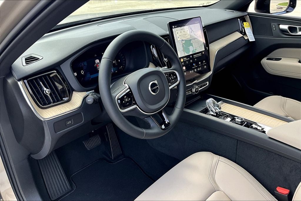 2026 Volvo XC60 B5 Plus