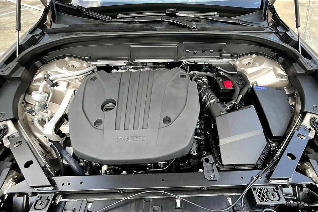 2026 Volvo XC60 B5 Plus