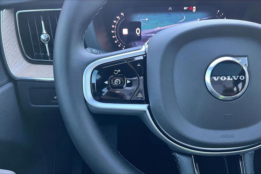 2026 Volvo XC60 B5 Plus