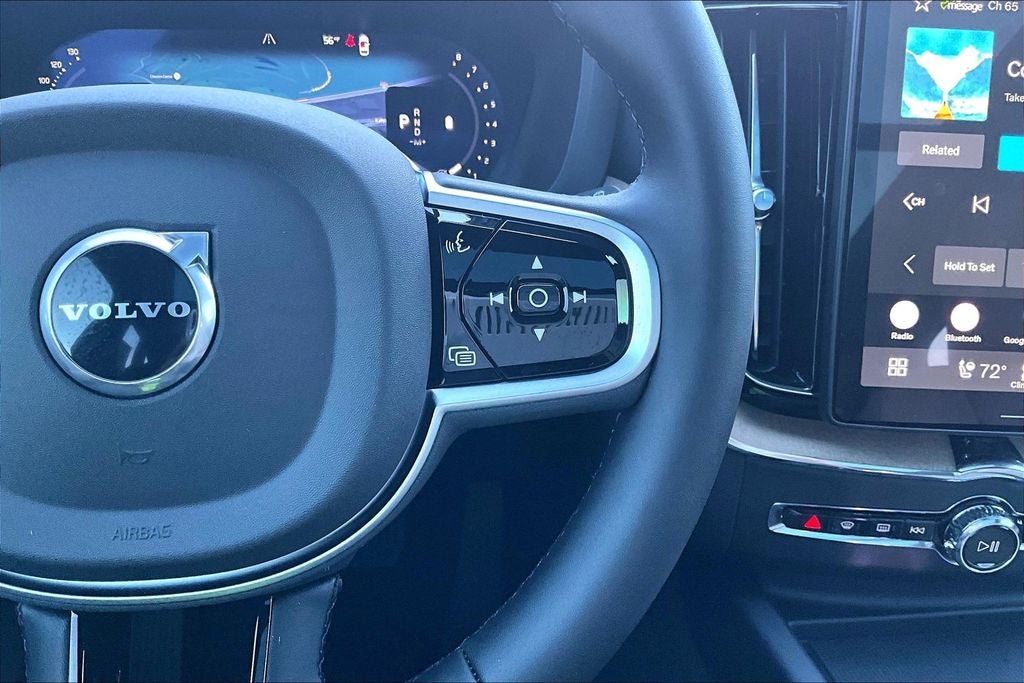 2026 Volvo XC60 B5 Plus