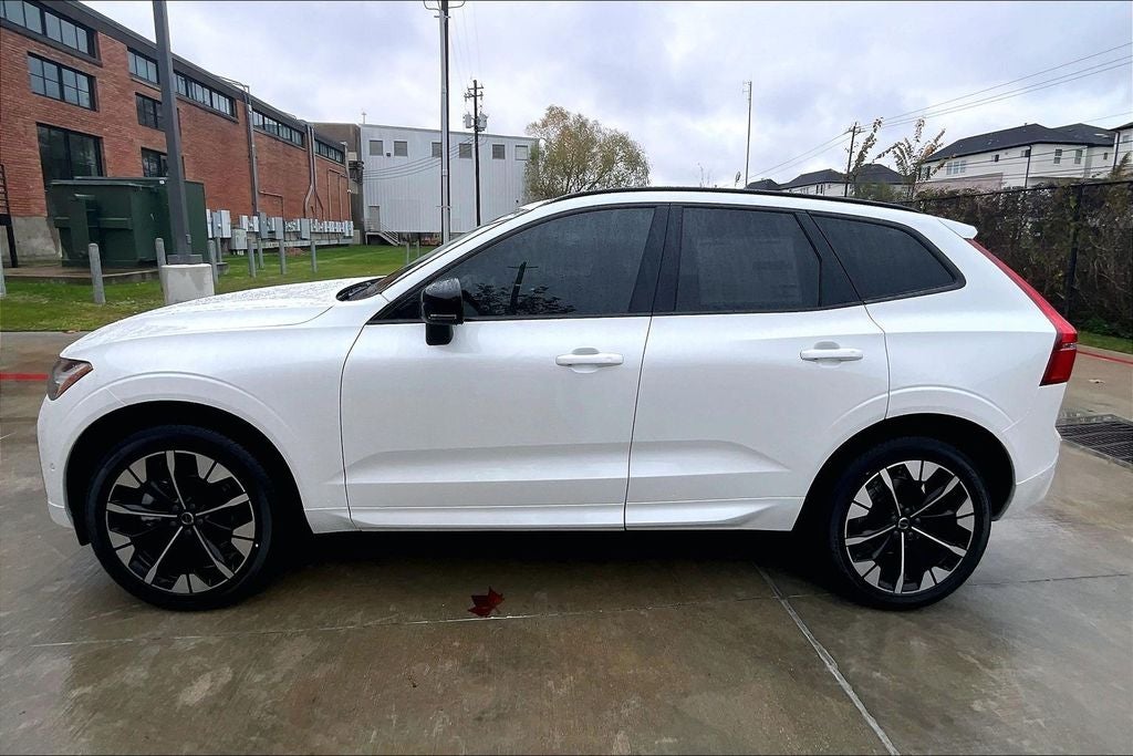 2026 Volvo XC60 B5 Plus