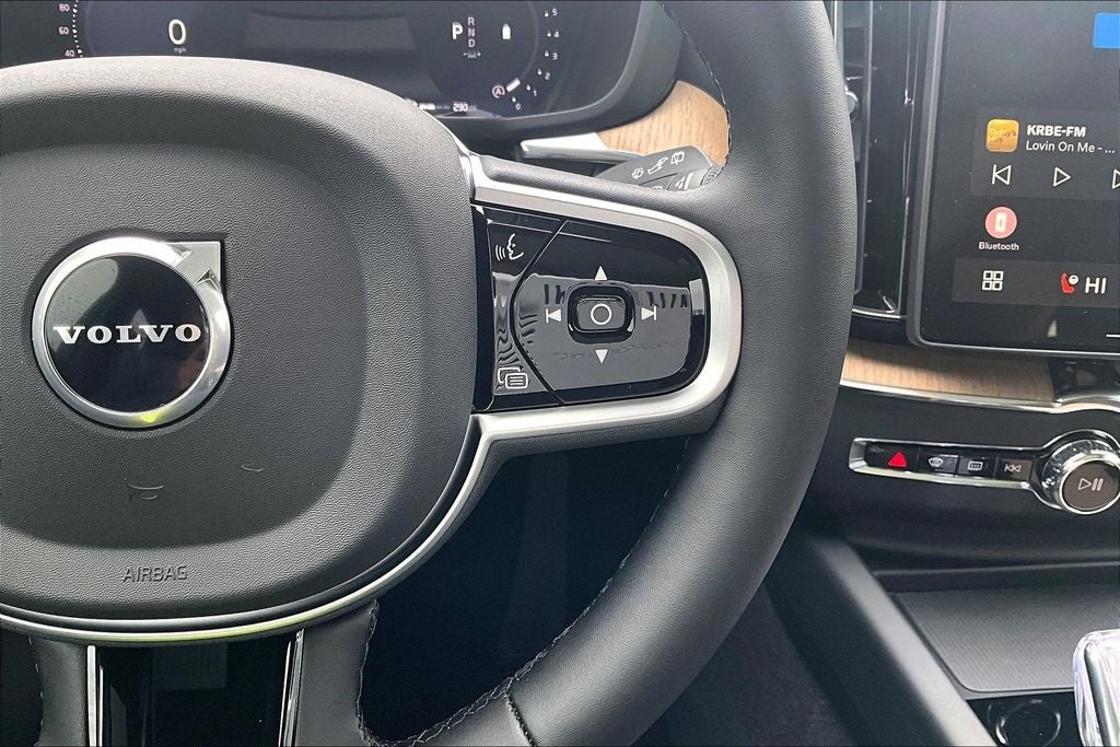 2026 Volvo XC60 B5 Plus