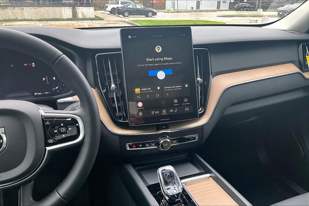 2026 Volvo XC60 B5 Plus