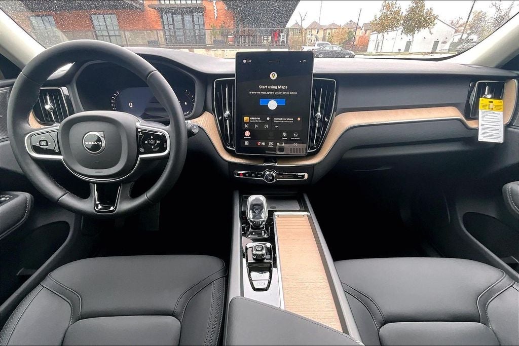 2026 Volvo XC60 B5 Plus