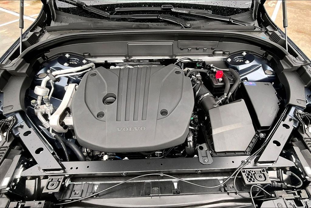 2026 Volvo XC60 B5 Plus