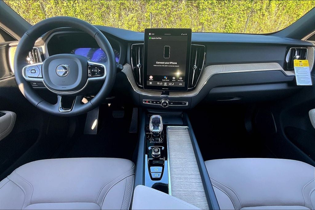 2026 Volvo XC60 B5 Plus
