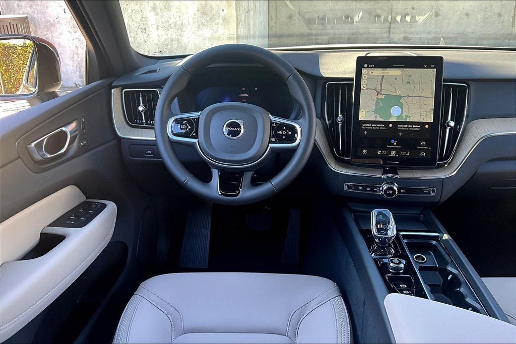 2026 Volvo XC60 B5 Plus