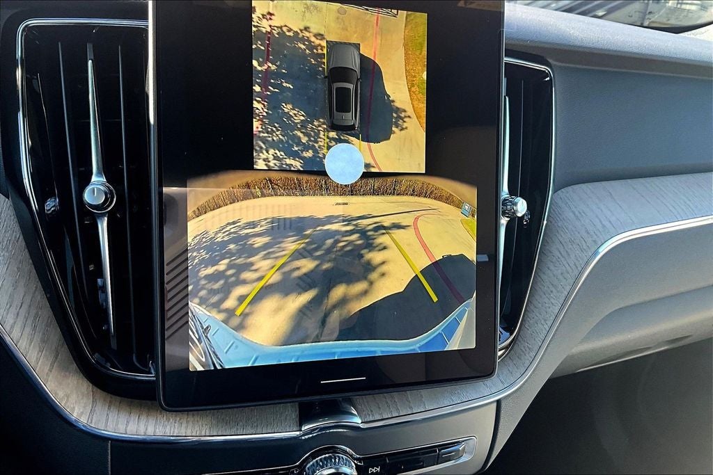 2026 Volvo XC60 B5 Plus