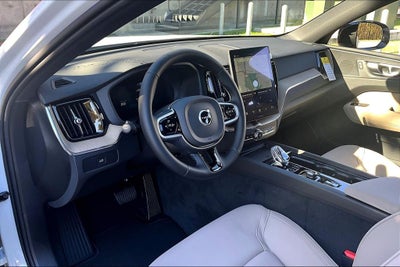 2026 Volvo XC60 B5 Plus