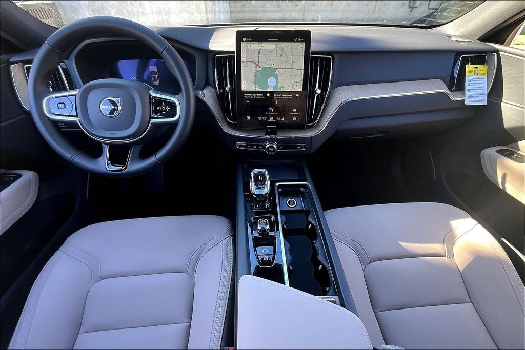 2026 Volvo XC60 B5 Plus