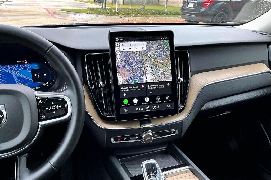 2026 Volvo XC60 B5 Plus