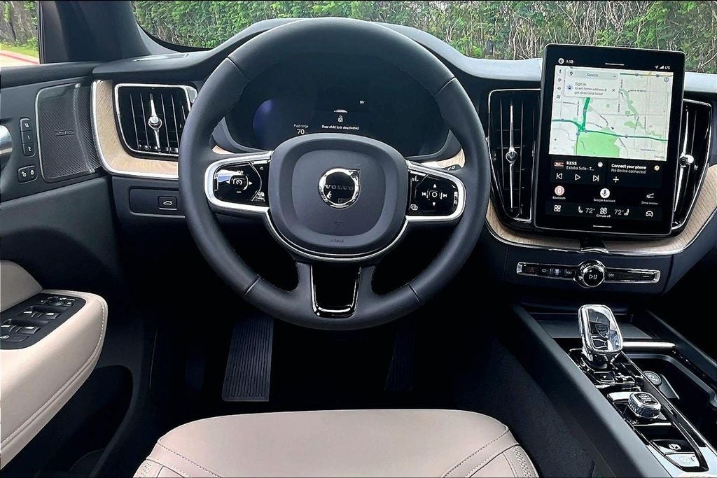 2026 Volvo XC60 B5 Plus