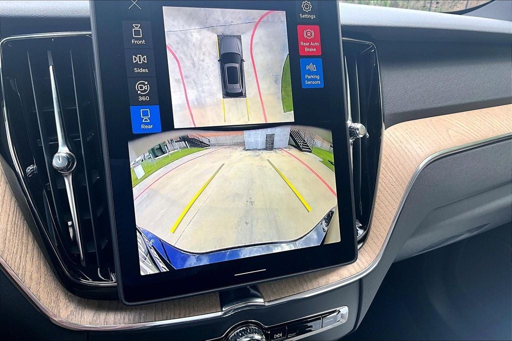2026 Volvo XC60 B5 Plus