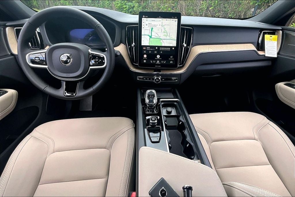 2026 Volvo XC60 B5 Plus