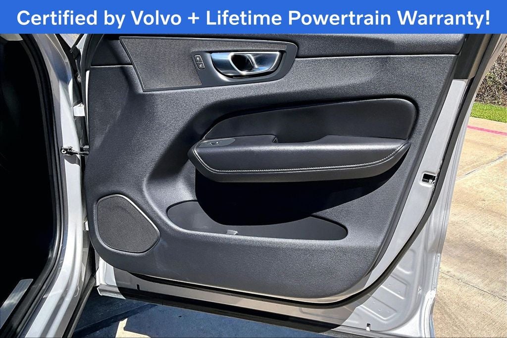 2025 Volvo XC60 B5 Plus