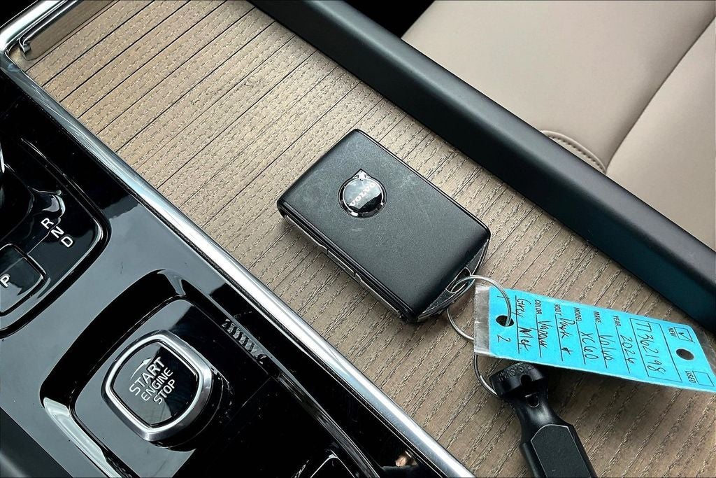 2026 Volvo XC60 B5 Plus