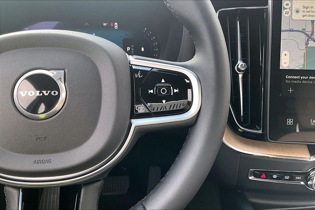 2026 Volvo XC60 B5 Plus