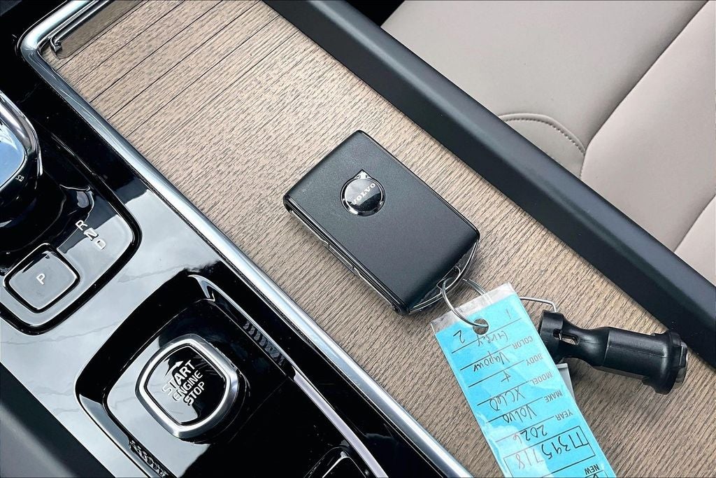 2026 Volvo XC60 B5 Plus