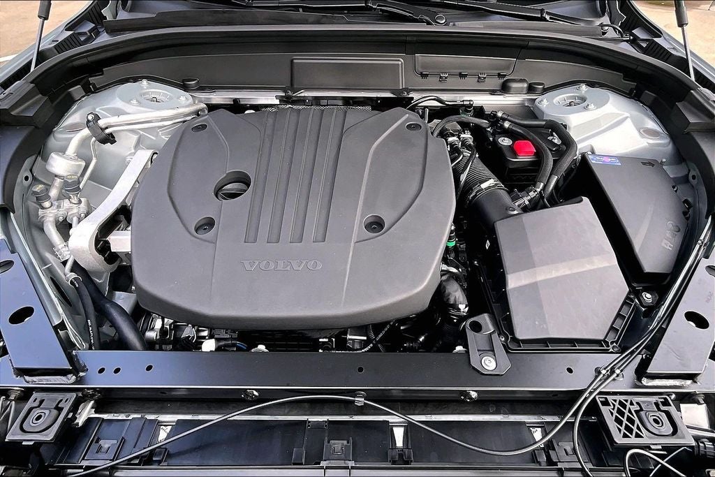 2026 Volvo XC60 B5 Plus