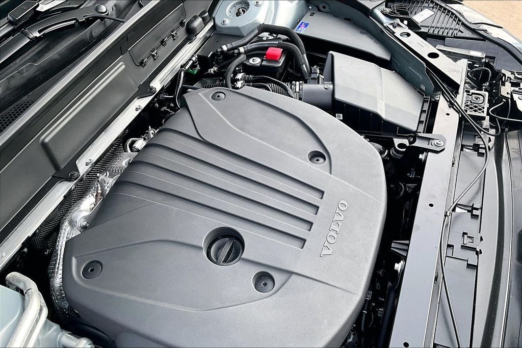2026 Volvo XC60 B5 Plus